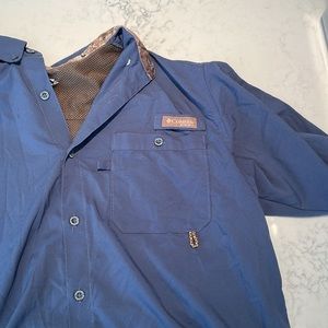 CLOSETCLEANOUT Columbia PHG casual button-down shirt blue short sleeve M